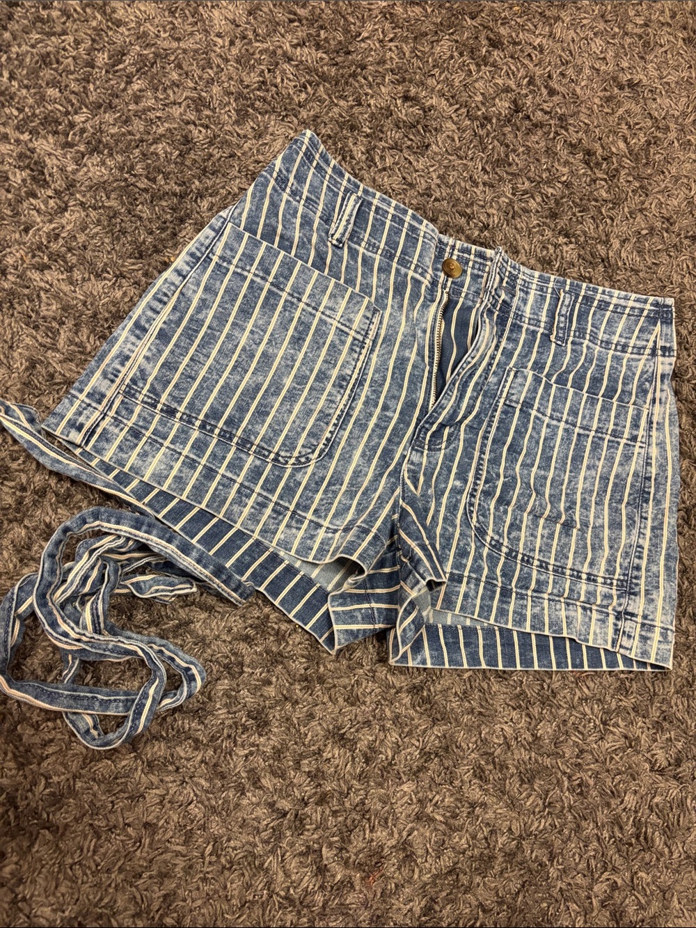 American Eagle Striped Tie-Waist Shorts – Size 8